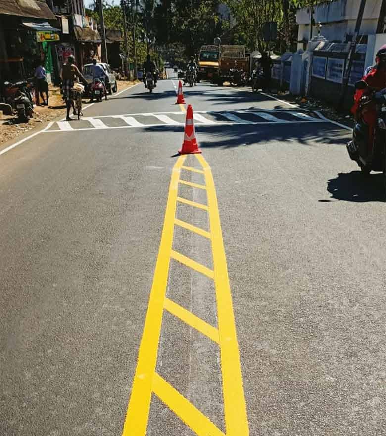 Yellow hatch marking